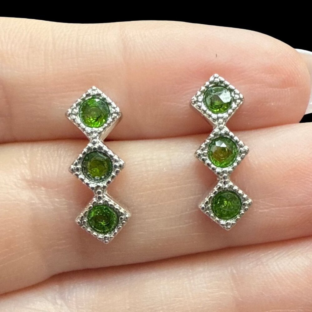 Green Garnet s925 Sterling Silver earrings Jewelry fashion accessories NEW